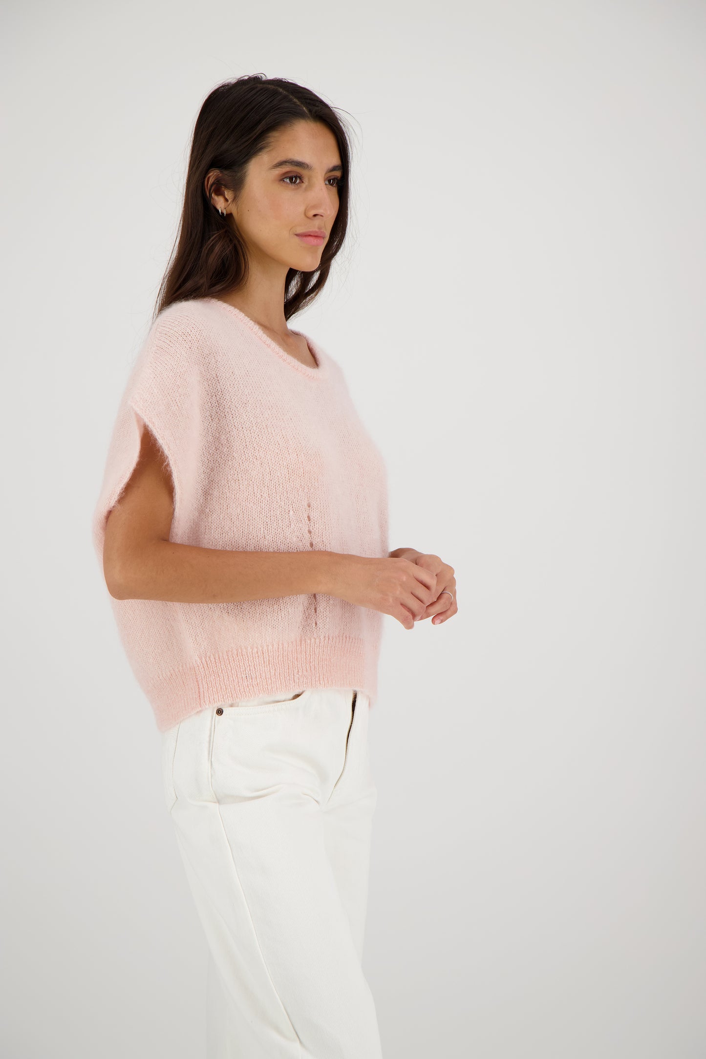 CIRCEE - SLEEVELESS SWEATER