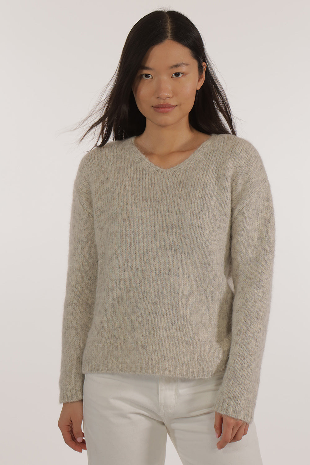 ECUME - V NECK SWEATER
