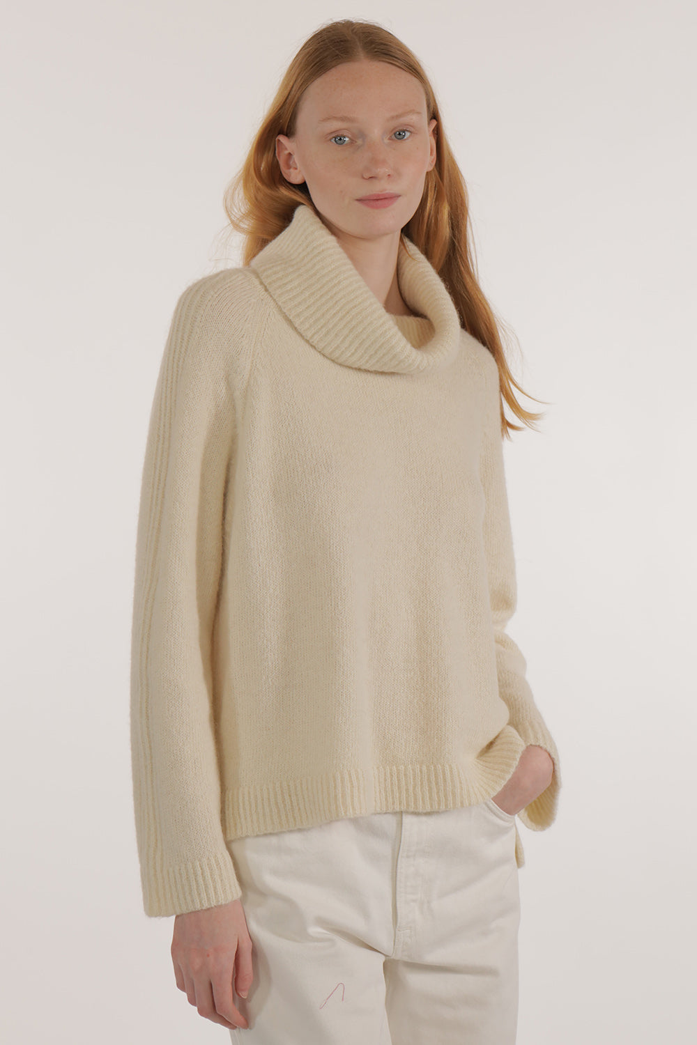 BLEUENN - TURTLE NECK SWEATER