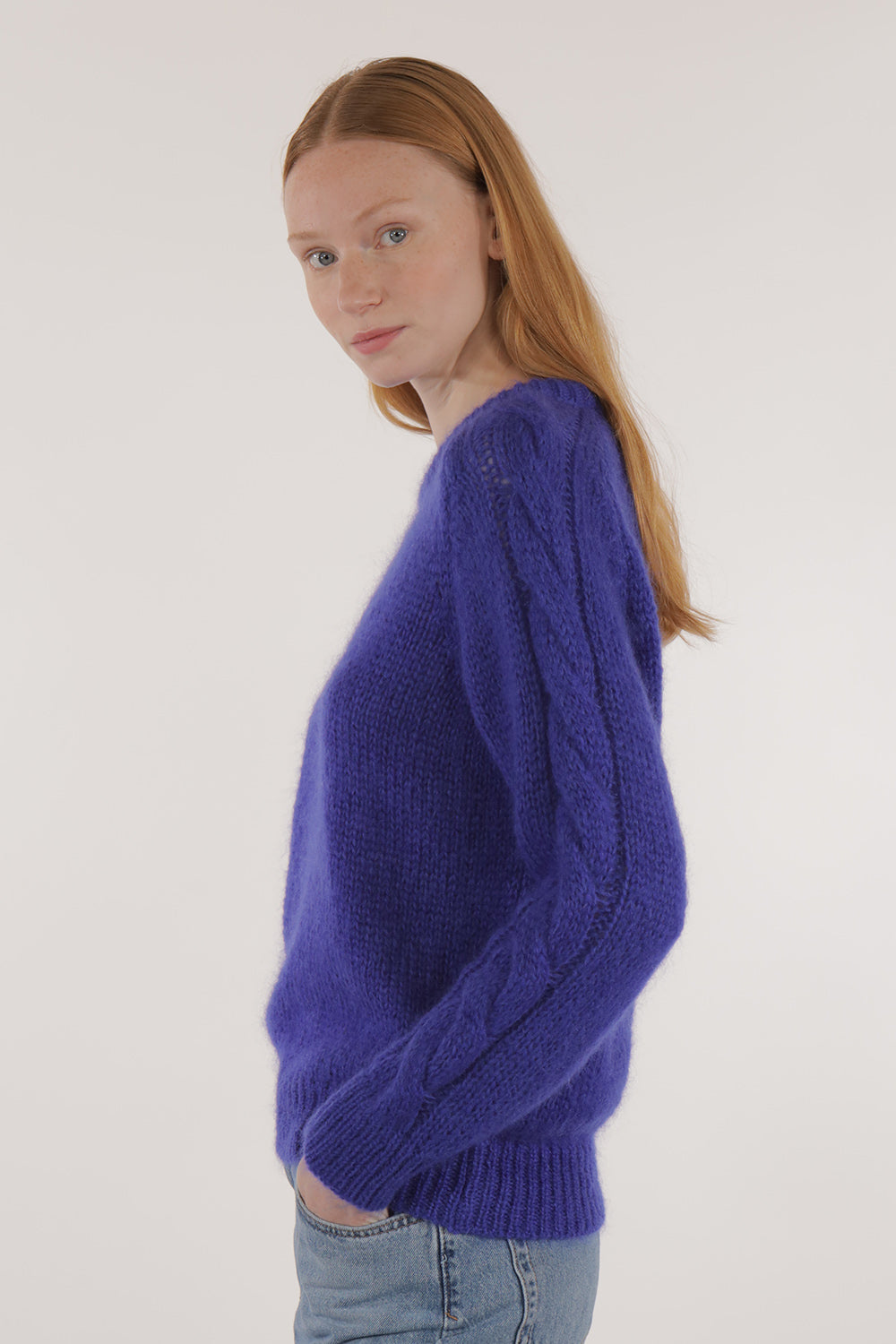 IVONE - ROUND NECK SWEATER